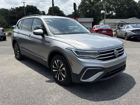 Used 2022 Volkswagen Tiguan S FWD image 8