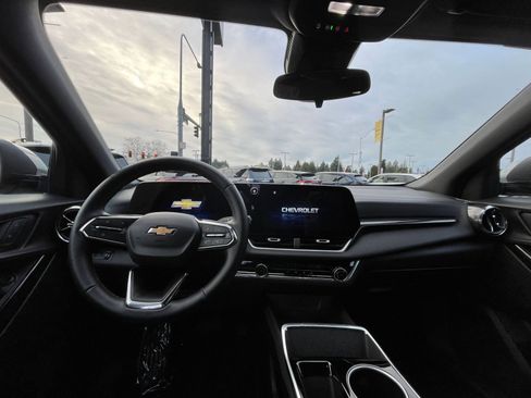 Used 2025 Chevrolet Equinox LT image 33