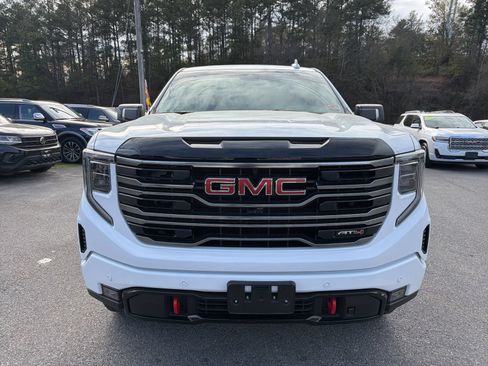 Used 2025 GMC Sierra 1500 AT4 w/ AT4 Preferred Package AWD/4WD image 2