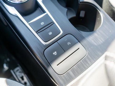 Used 2022 Ford Escape SE image 27