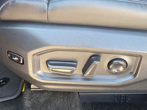 Used 2024 Toyota Tundra Platinum AWD/4WD image 14