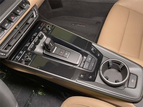 Used 2023 Porsche 911 Carrera image 32