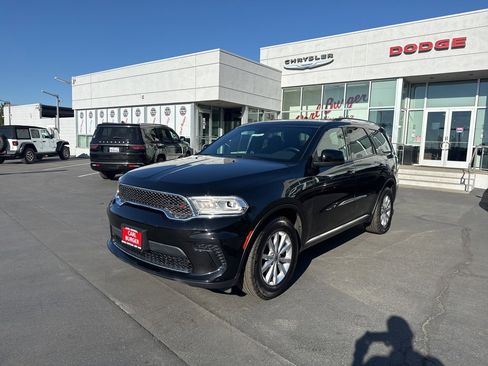 Certified 2024 Dodge Durango SXT w/ 3rd Row Seating Group image 3