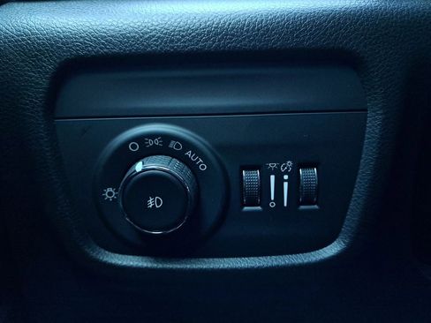New 2025 Jeep Grand Cherokee Limited w/ Luxury Tech Group II AWD/4WD image 24
