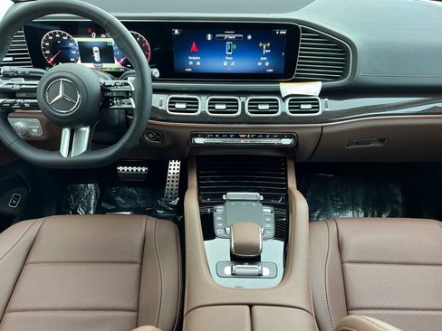 New 2026 Mercedes-Benz GLS 450 4MATIC image 3