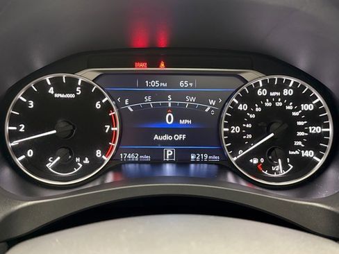Used 2023 Nissan Altima 2.5 SR w/ SR Premium Package FWD image 13