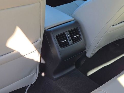 Used 2018 Honda Accord Touring image 10