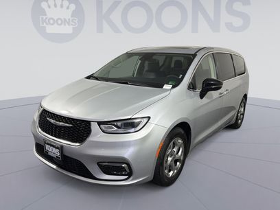 Used 2024 Chrysler Pacifica Limited