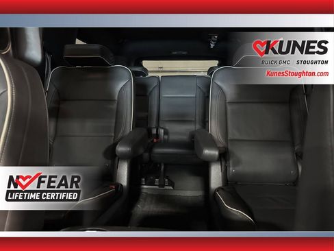 Used 2023 Chevrolet Suburban Premier image 31