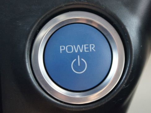 Used 2024 Toyota Sienna XLE image 10