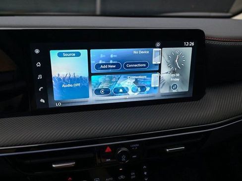 New 2025 Nissan Kicks SR image 31