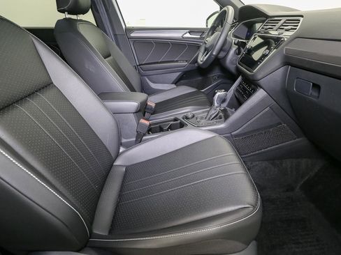 Certified 2024 Volkswagen Tiguan SE R-Line image 22