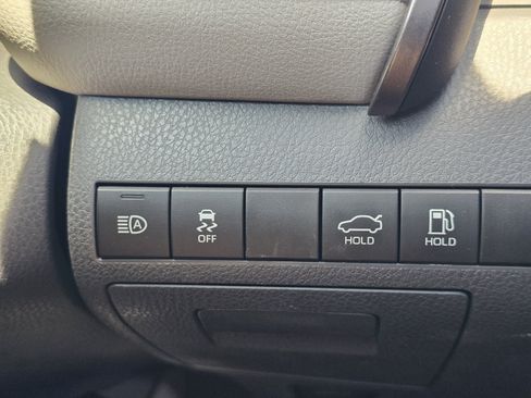 Used 2021 Toyota Camry LE FWD image 23