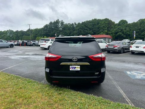 Used 2020 Toyota Sienna Limited Premium AWD/4WD image 5