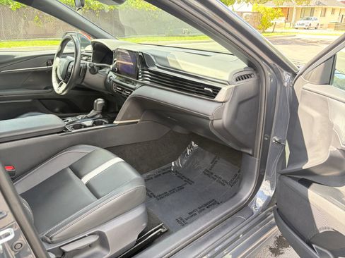 Used 2025 Toyota Camry SE FWD image 28