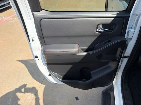 Used 2024 Nissan Frontier Pro-X w/ Pro Convenience Package RWD image 15