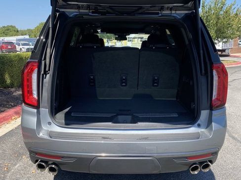 Used 2024 GMC Yukon AT4 w/ Technology Package AWD/4WD image 6