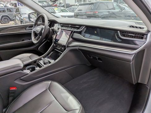 Used 2023 Jeep Grand Cherokee 4WD 4xe image 31
