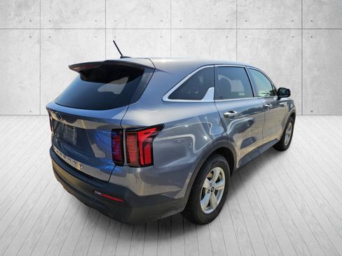 Used 2021 Kia Sorento LX FWD image 10