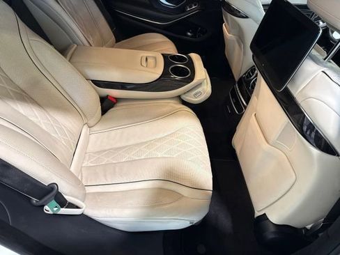 Used 2018 Mercedes-Benz S 560 Sedan image 30