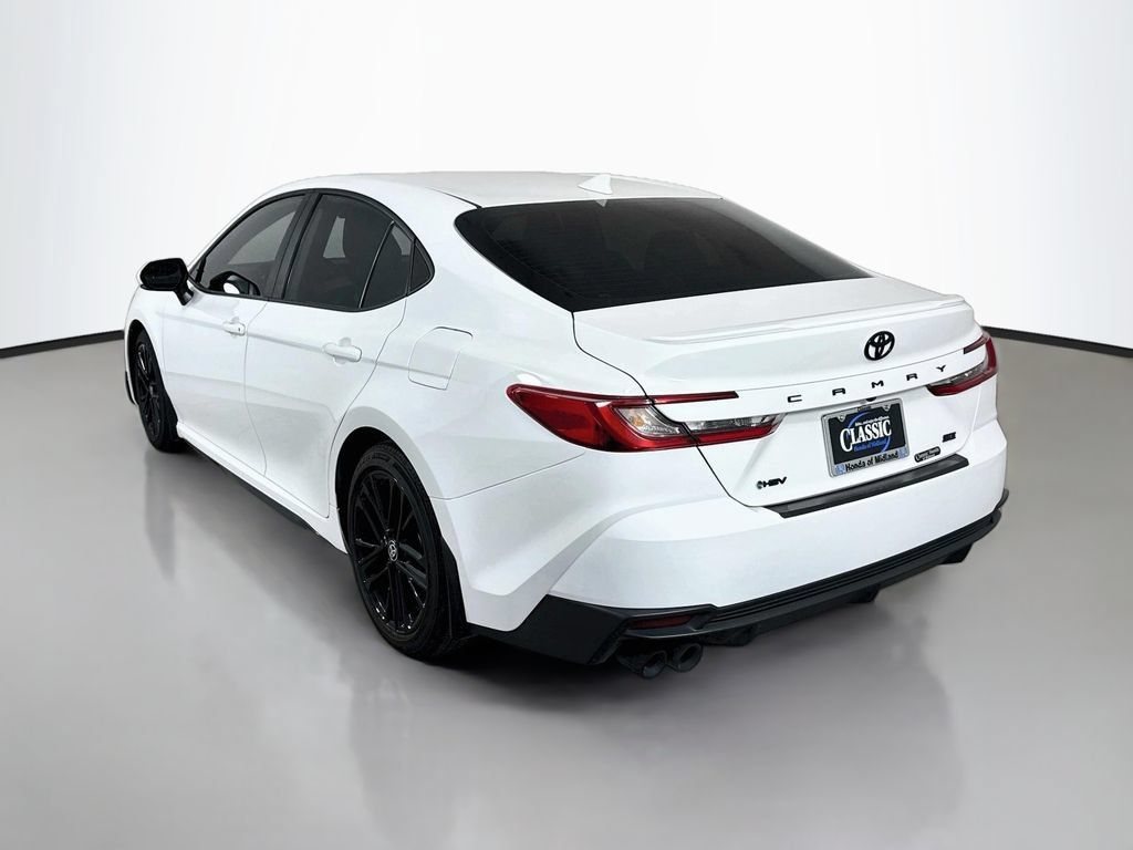 Used 2025 Toyota Camry SE w/ Convenience Package FWD image 5