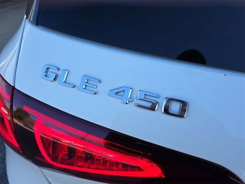 Used 2022 Mercedes-Benz GLE 450 4MATIC image 32