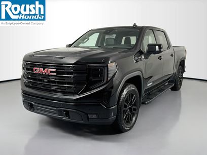Used 2025 GMC Sierra 1500 Elevation w/ Elevation Premium Package