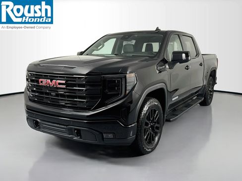 Used 2025 GMC Sierra 1500 Elevation w/ Elevation Premium Package AWD/4WD image 1