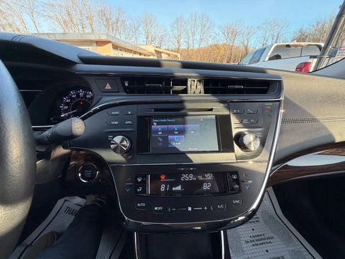 Used 2015 Toyota Avalon XLE image 24