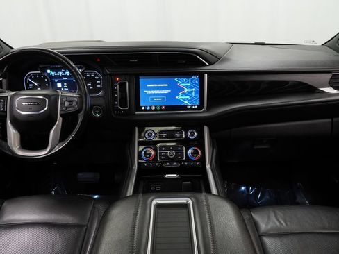 Used 2021 GMC Yukon XL Denali w/ Denali Premium Package AWD/4WD image 7