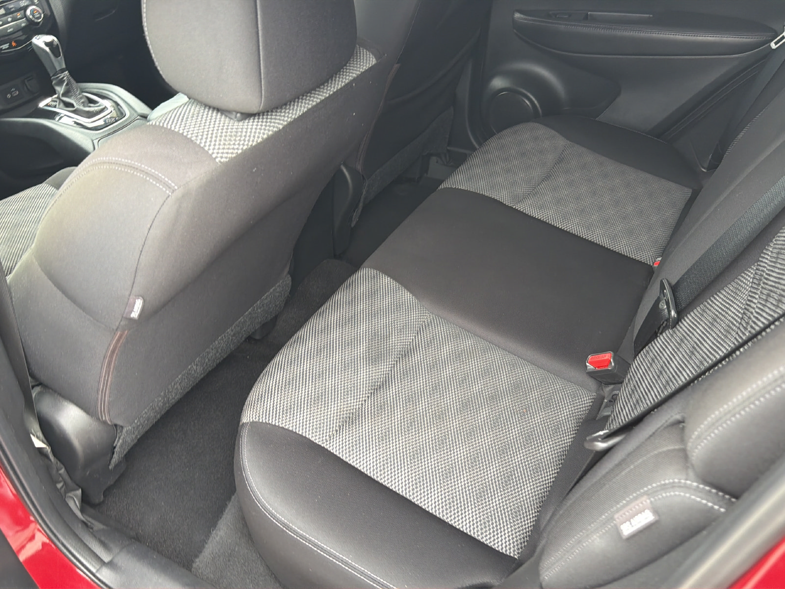 Used 2020 Nissan Rogue Sport SV w/ All-Weather Package FWD image 33
