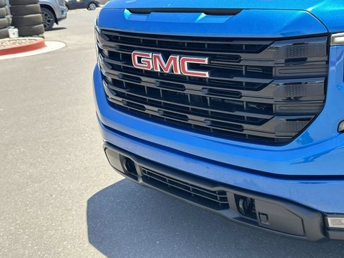 Used 2023 GMC Sierra 1500 Elevation w/ X31 Off-Road Package AWD/4WD image 30