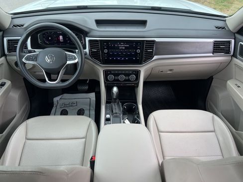 Used 2022 Volkswagen Atlas SE w/ Panoramic Sunroof Package FWD image 25