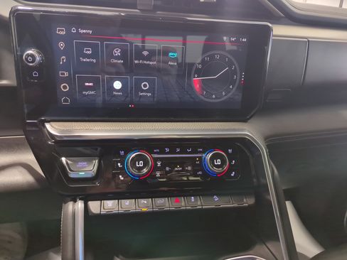 Used 2024 GMC Sierra 3500 Denali w/ Denali Reserve Package image 19