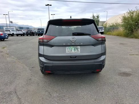 Used 2024 Nissan Rogue S AWD/4WD image 7