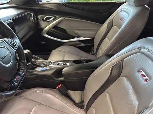Used 2018 Chevrolet Camaro SS RWD image 15