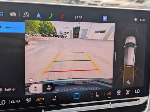 Certified 2025 Volkswagen Tiguan SE R-Line AWD/4WD image 18