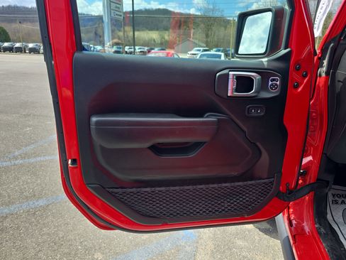 Used 2022 Jeep Wrangler Unlimited Sport image 17