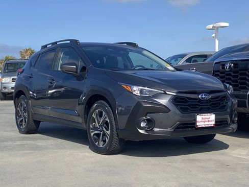 Used 2025 Subaru Crosstrek 2.0i Premium image 2