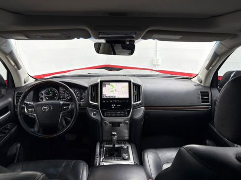 Used 2016 Toyota Land Cruiser image 19