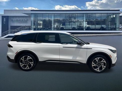 New 2026 Lincoln Nautilus Reserve AWD/4WD image 9