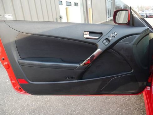 Used 2013 Hyundai Genesis 2.0T image 8