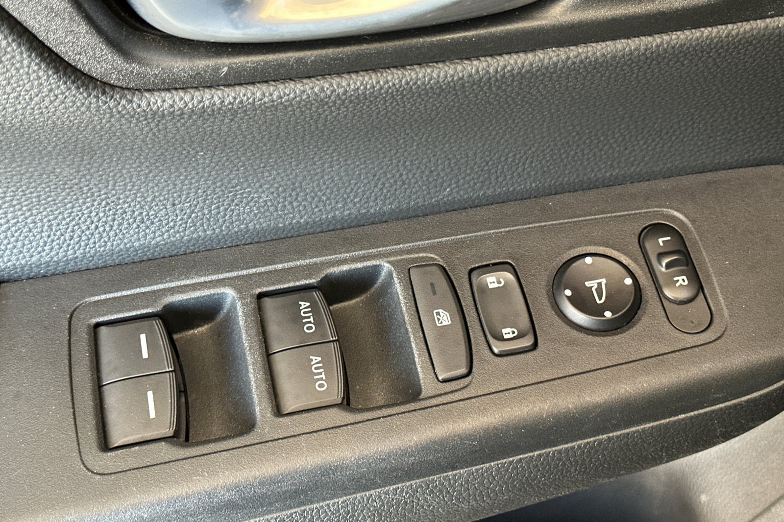 Used 2023 Honda CR-V Sport image 12