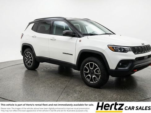 Used 2025 Jeep Compass Trailhawk AWD/4WD image 1