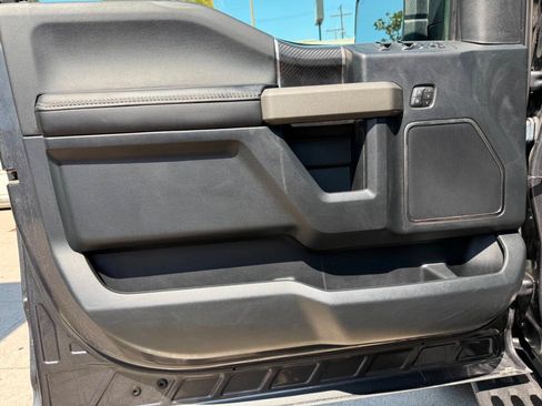 Used 2019 Ford F150 Raptor w/ Equipment Group 802A Luxury AWD/4WD image 21