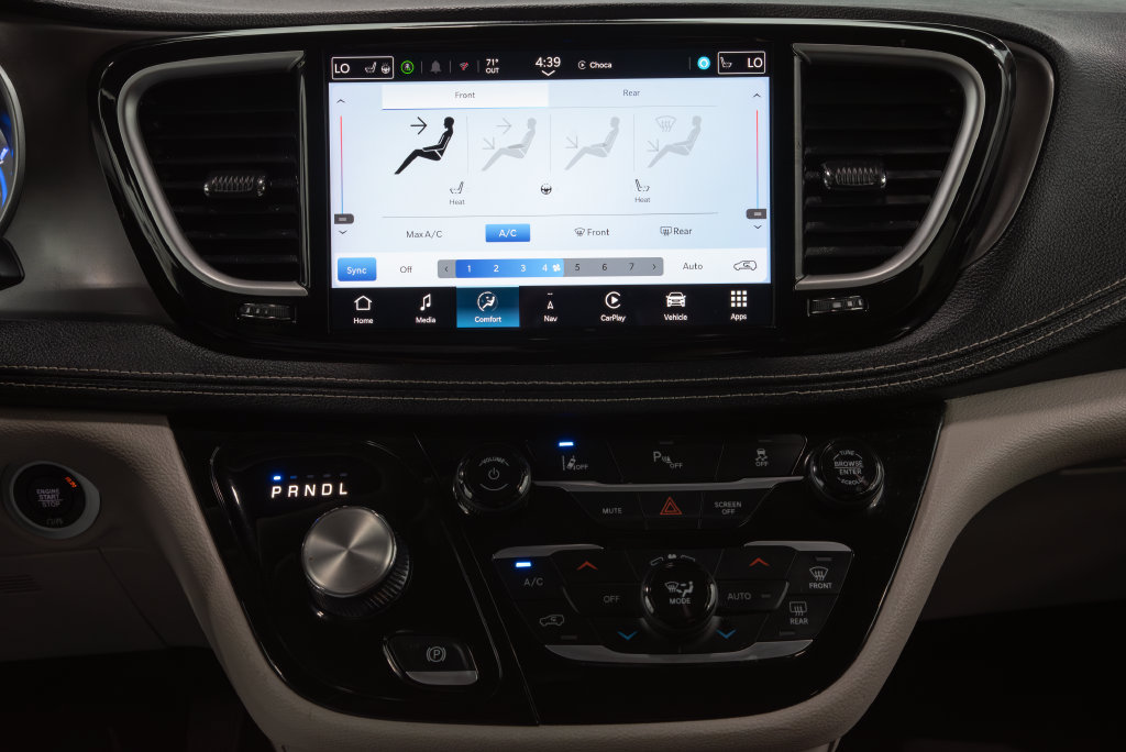 Used 2024 Chrysler Pacifica Limited FWD image 30