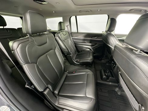 Used 2023 Jeep Grand Cherokee L Limited image 29