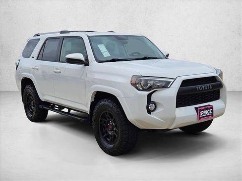 Used 2019 Toyota 4Runner SR5 AWD/4WD image 3