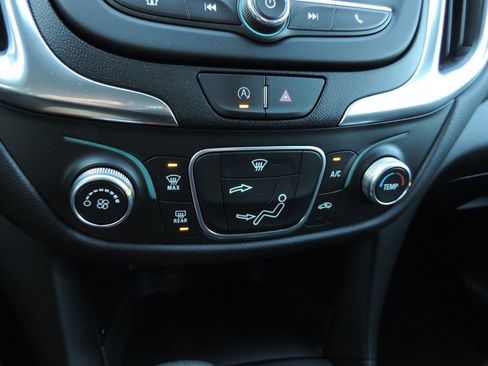 Used 2022 Chevrolet Equinox LT FWD image 22