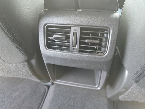 Used 2024 Nissan Rogue S image 12